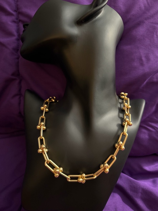 Jewelry - 18k SOLID GOLD hardware style necklace